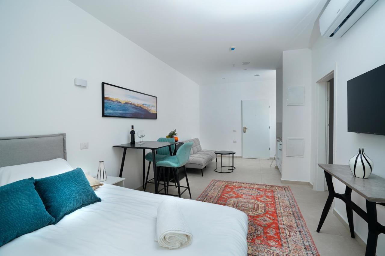 بات يام Hi-Yam Seaview Apartments & Suites - יש ממ"ד المظهر الخارجي الصورة