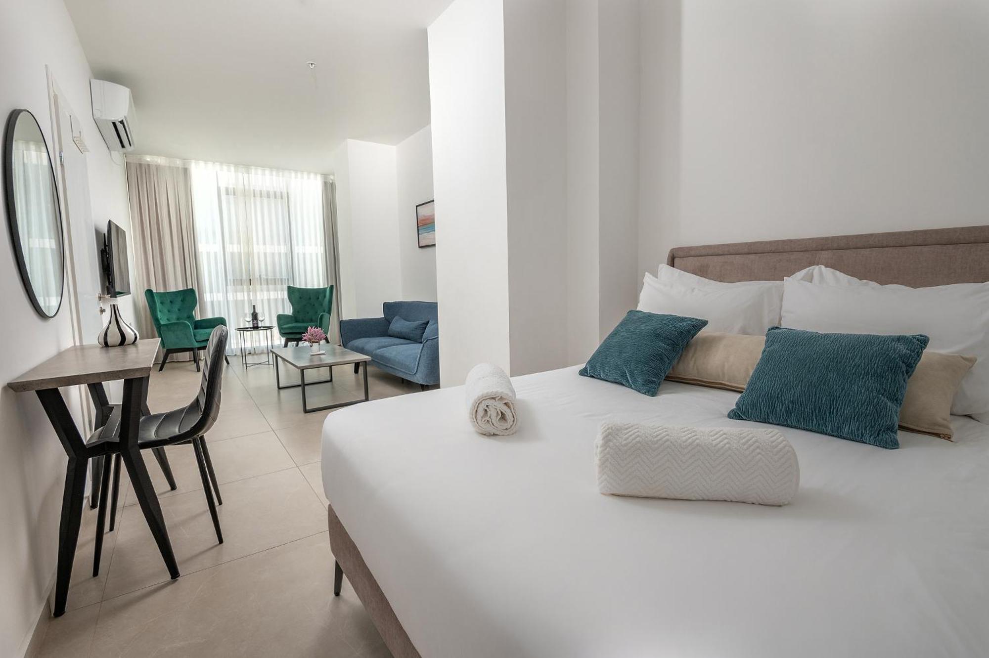 بات يام Hi-Yam Seaview Apartments & Suites - יש ממ"ד المظهر الخارجي الصورة